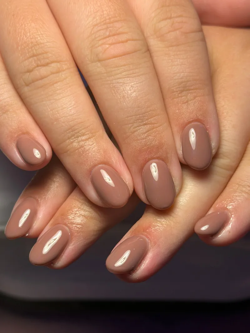Glossy mocha brown short nails, by Rosie Mae Beauty